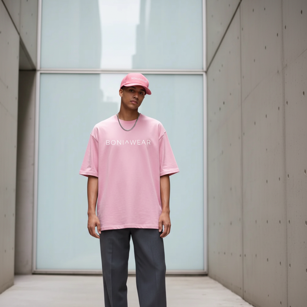 Pink snapback with flat brim and t-shirt