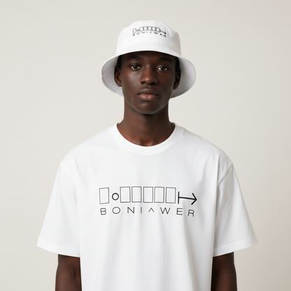 White bulky fit set with bucket hat