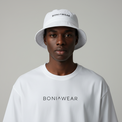 White bulky fit set with bucket hat
